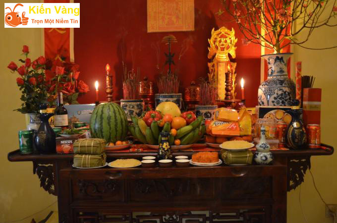 Bàn thờ trong văn hóa tín ngưỡng của người Việt
