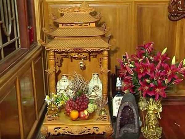 Cách sắp xếp bàn thờ ông Thần Tài