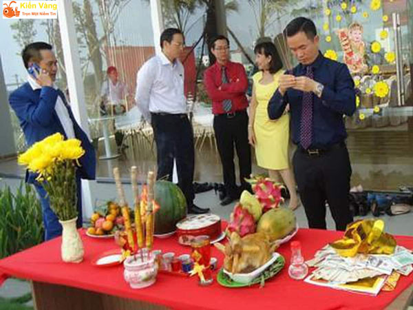 Cúng khai trương là gì