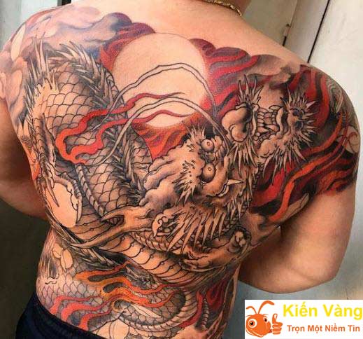 Hình xăm Rồng sau lưng