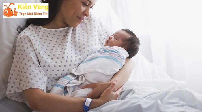 Không nên đi thăm phụ nữ sinh đẻ