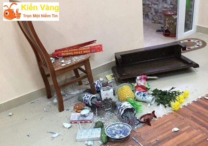 Nằm mơ thấy bàn thờ bị đổ