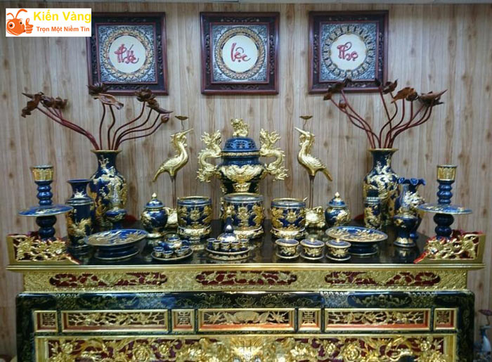 Nằm mơ thấy bàn thờ