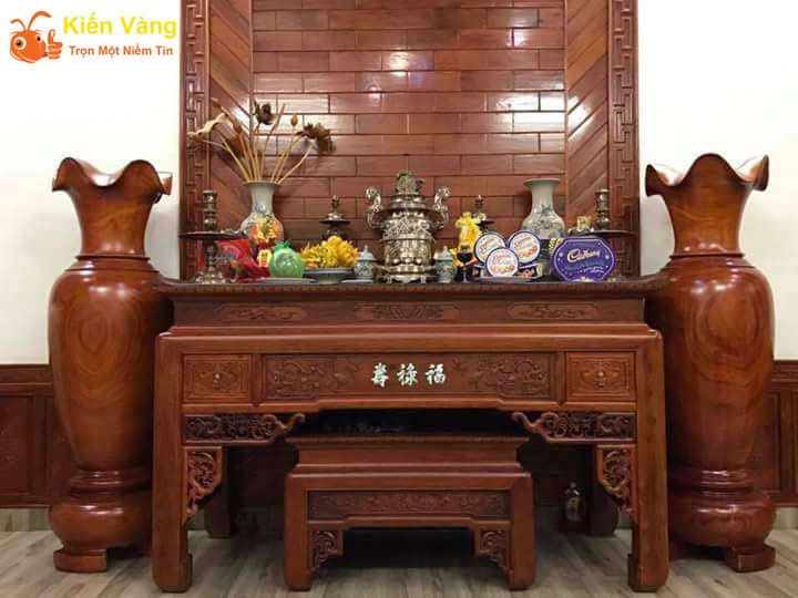 Nằm mơ thấy mình chuyển bàn thờ