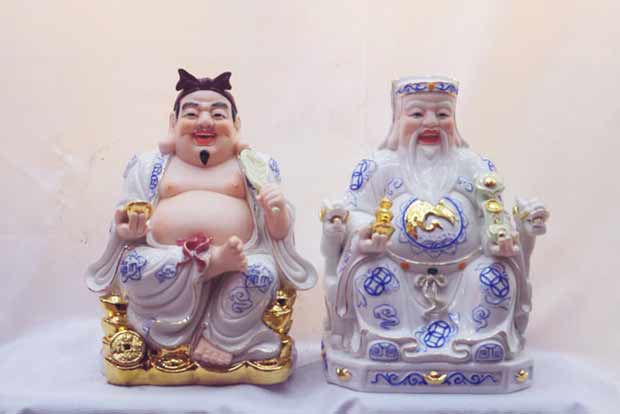 Ông Địa đặt bên trái hay bên phải