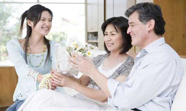 Trấn an tâm lý bố mẹ