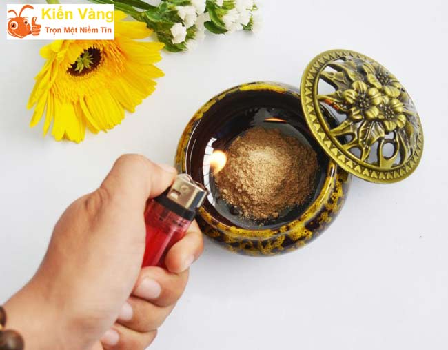 Cách đốt trầm hương xông nhà đúng cách