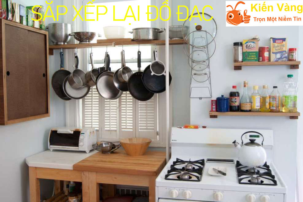 Sắp xếp lại các đồ đạc trong gia đình