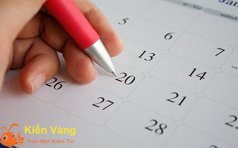 Nên chọn ngày giờ tốt để tiến hành việc chuyển bàn thờ, tránh những ngày xấu, xung khắc với tuổi của gia chủ.