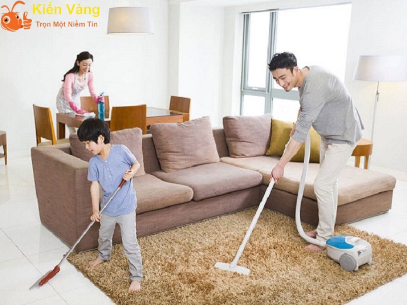 Trước khi bắt đầu sắp xếp đồ đạc, hãy dành thời gian làm sạch nhà cửa.